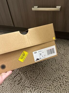 UGG Kraft Brown Shoe Box with Brand Label and Yellow Sticker